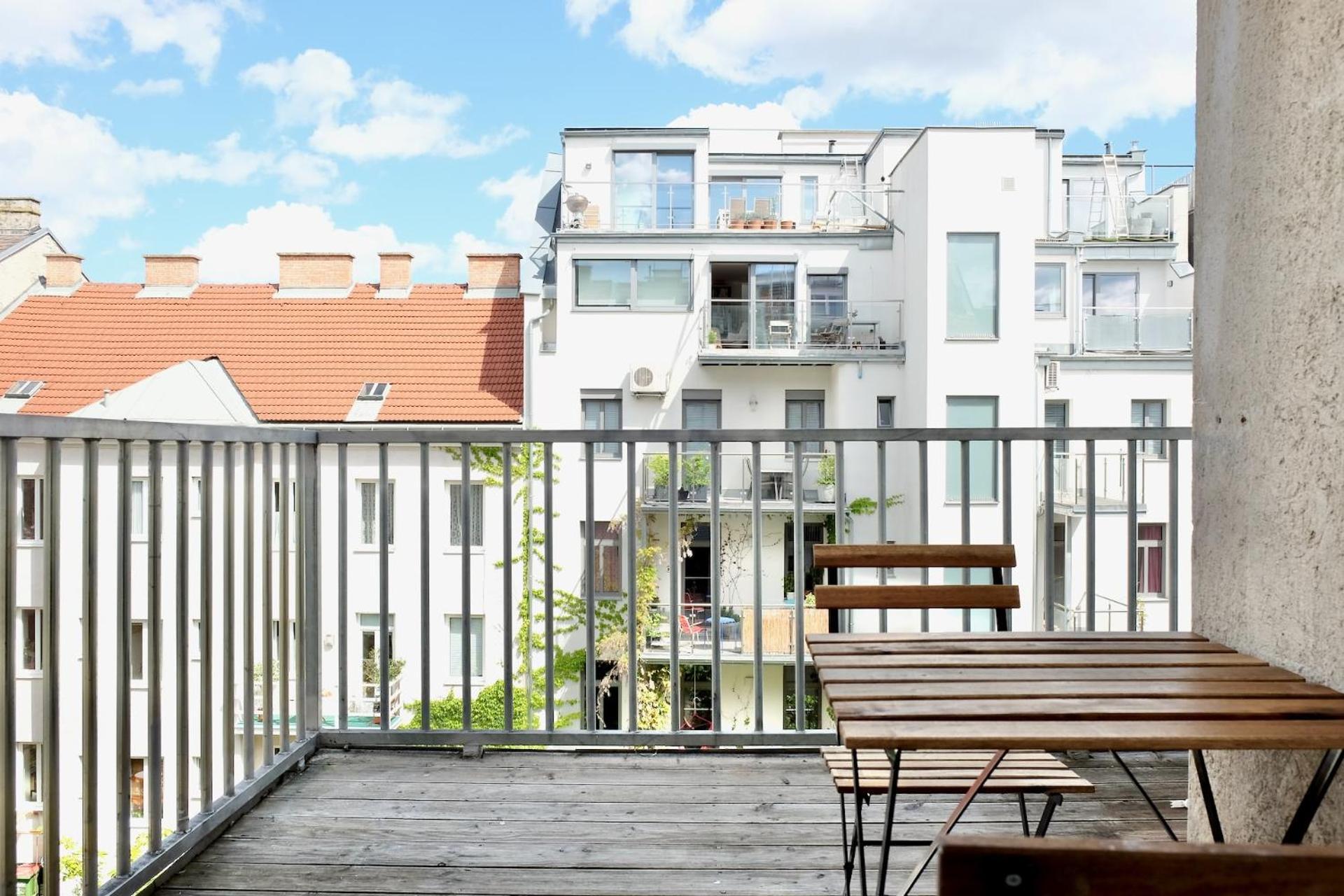 Triple A Apartments Вена Экстерьер фото